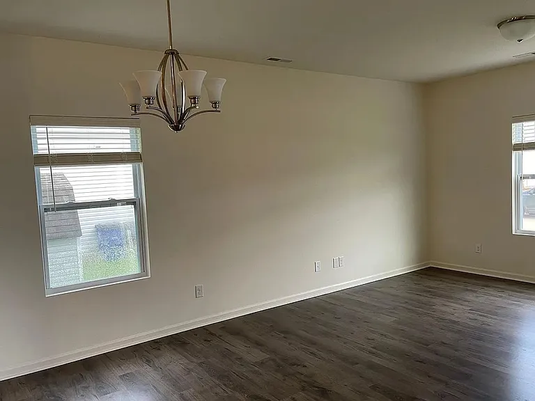 1511 Mariners Ct — Photo 15