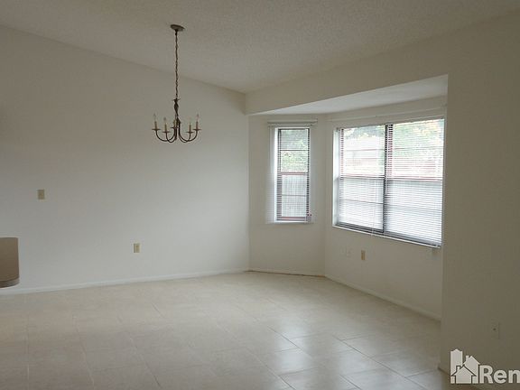 5th image of 1178 Creek Woods Cir