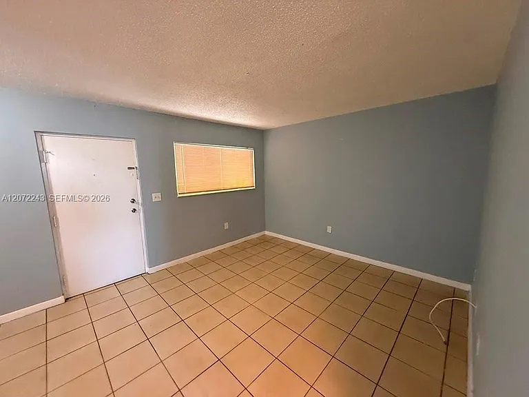 1501 W 42nd St #205 — Photo 12