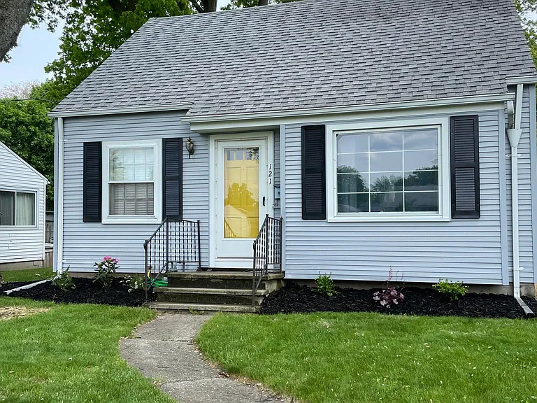 121 S Masters Ct — Photo 1