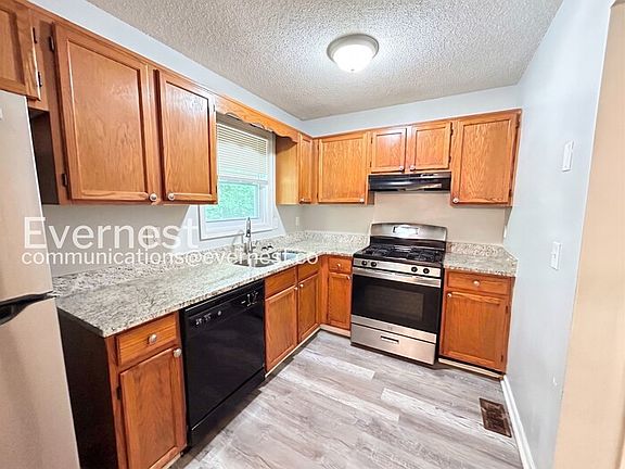 4th image of 229 Hampton Dr