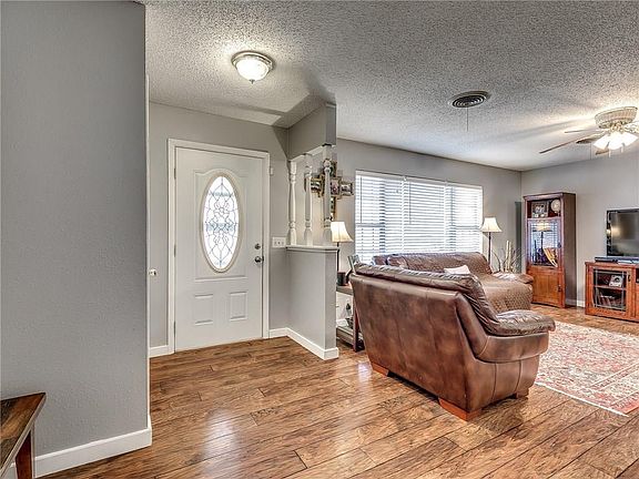 5th image of 513 W Arlington Ave