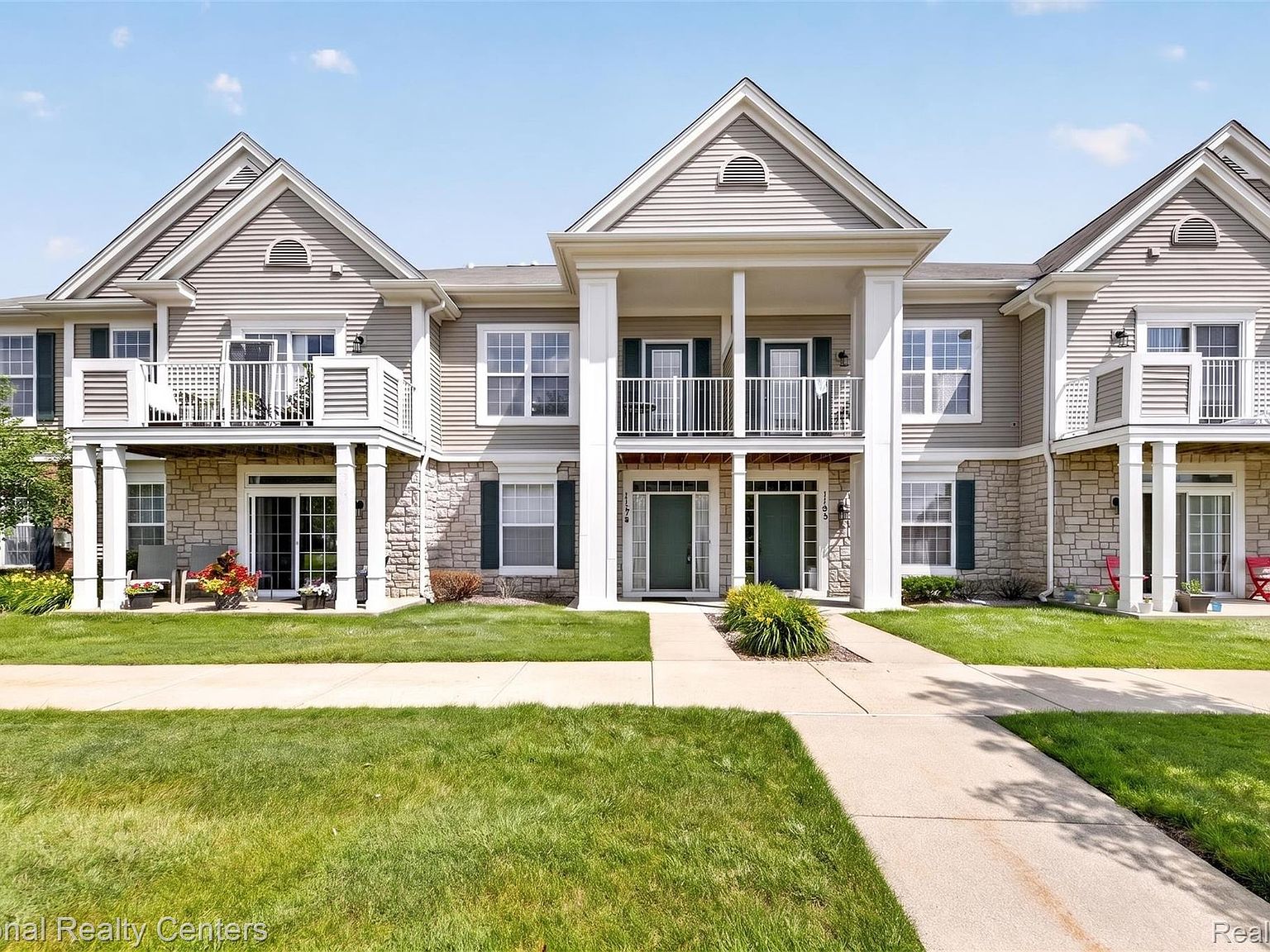 1179 Alameda Blvd, Troy, MI 48085