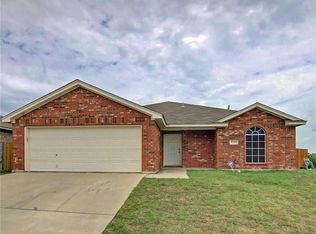 9200 Marilyn Dr, White Settlement, TX 76108