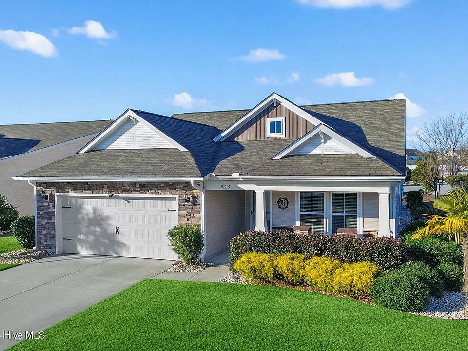 1st image of 925 Harwick Court SW