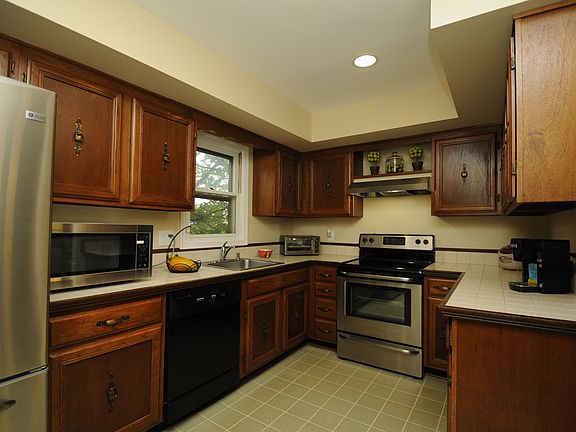 4th image of 4544 Talmadge Ct