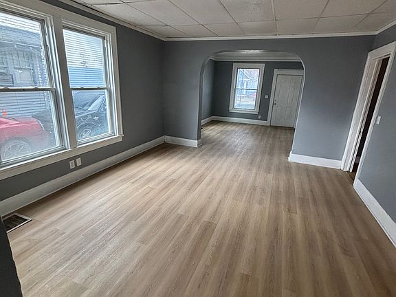 5th image of 949 Forsythe St #1&2