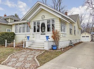 28 Pine St, Zeeland, MI 49464