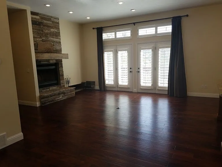 7992 Springshire Dr — Photo 8