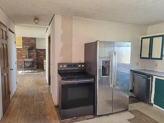 3rd image of 108 Maple Lane