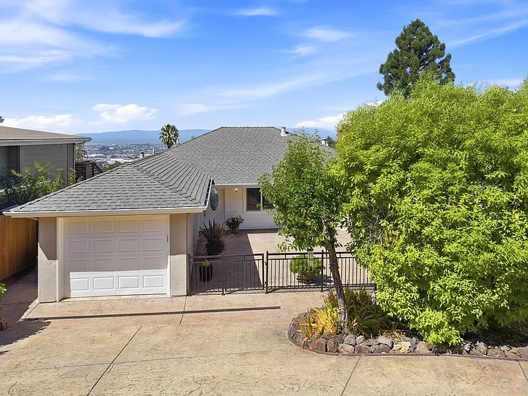 2317 Wooster Ave — Photo 43