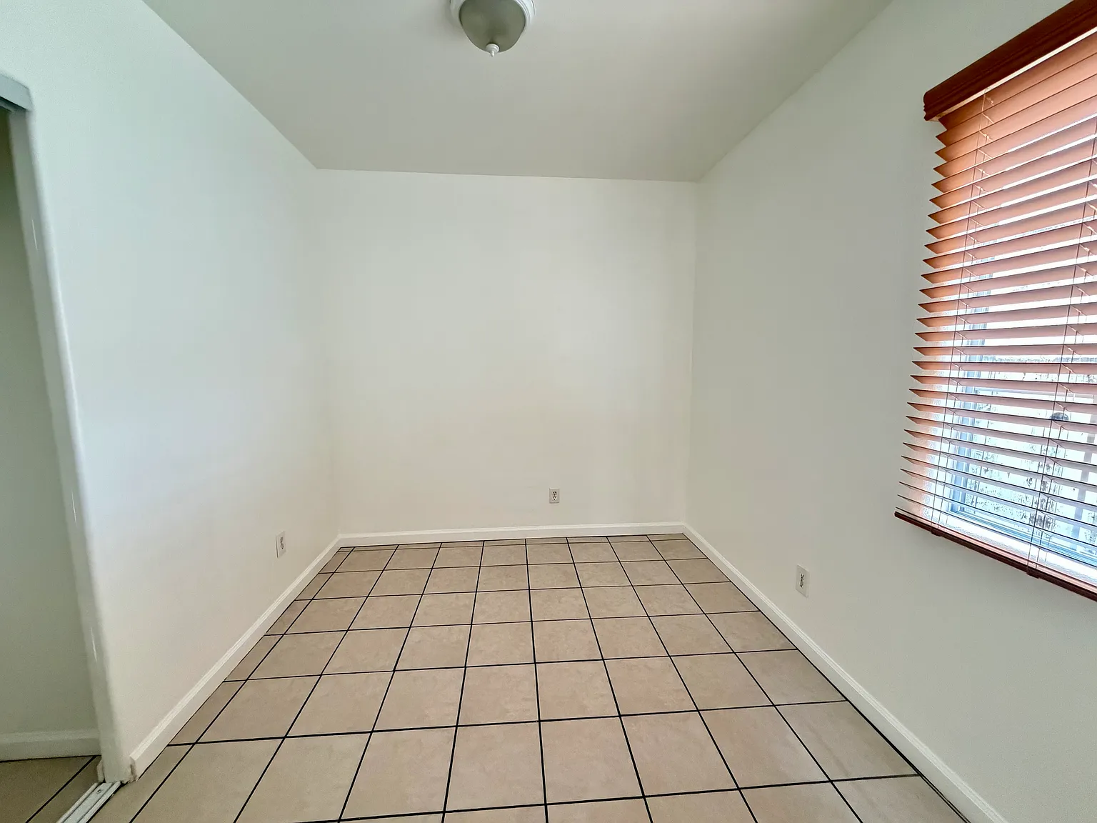 2 bed, 550 sqft, $2,200 — Photo 4