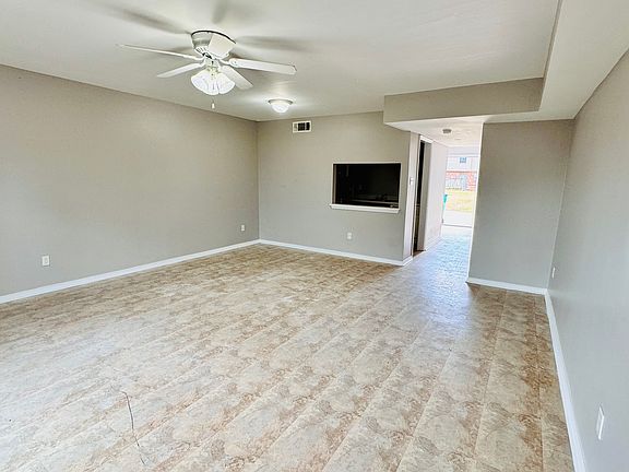 3rd image of 2536 Illinois Ave APT C