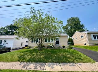 914 Penn Ave, Glenside, PA 19038