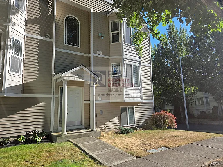 8431 13th Ave SE — Photo 3