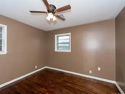 10208 E 7th St — Photo 27
