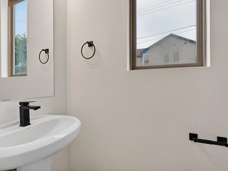 5704 Wayside Dr — Photo 24