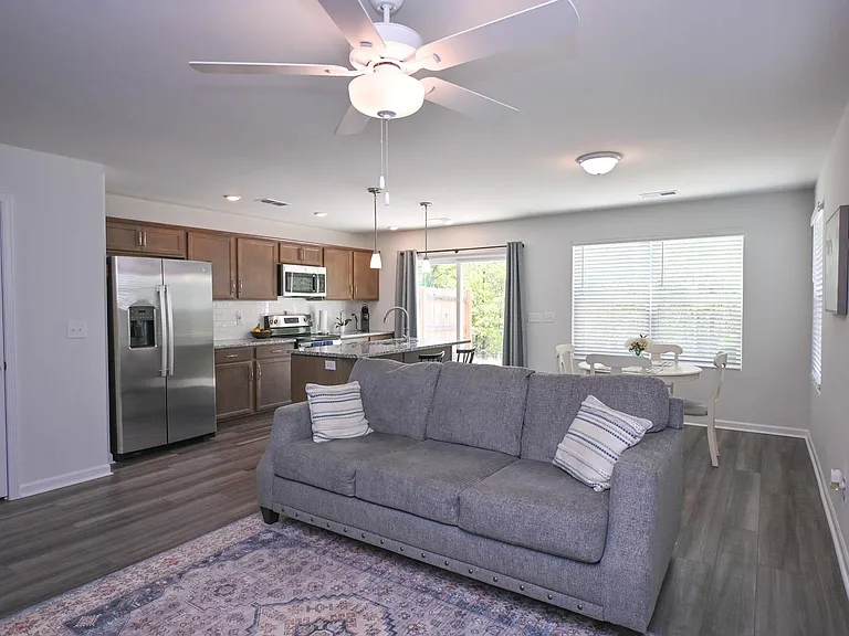 552 Kingfisher Ct — Photo 5