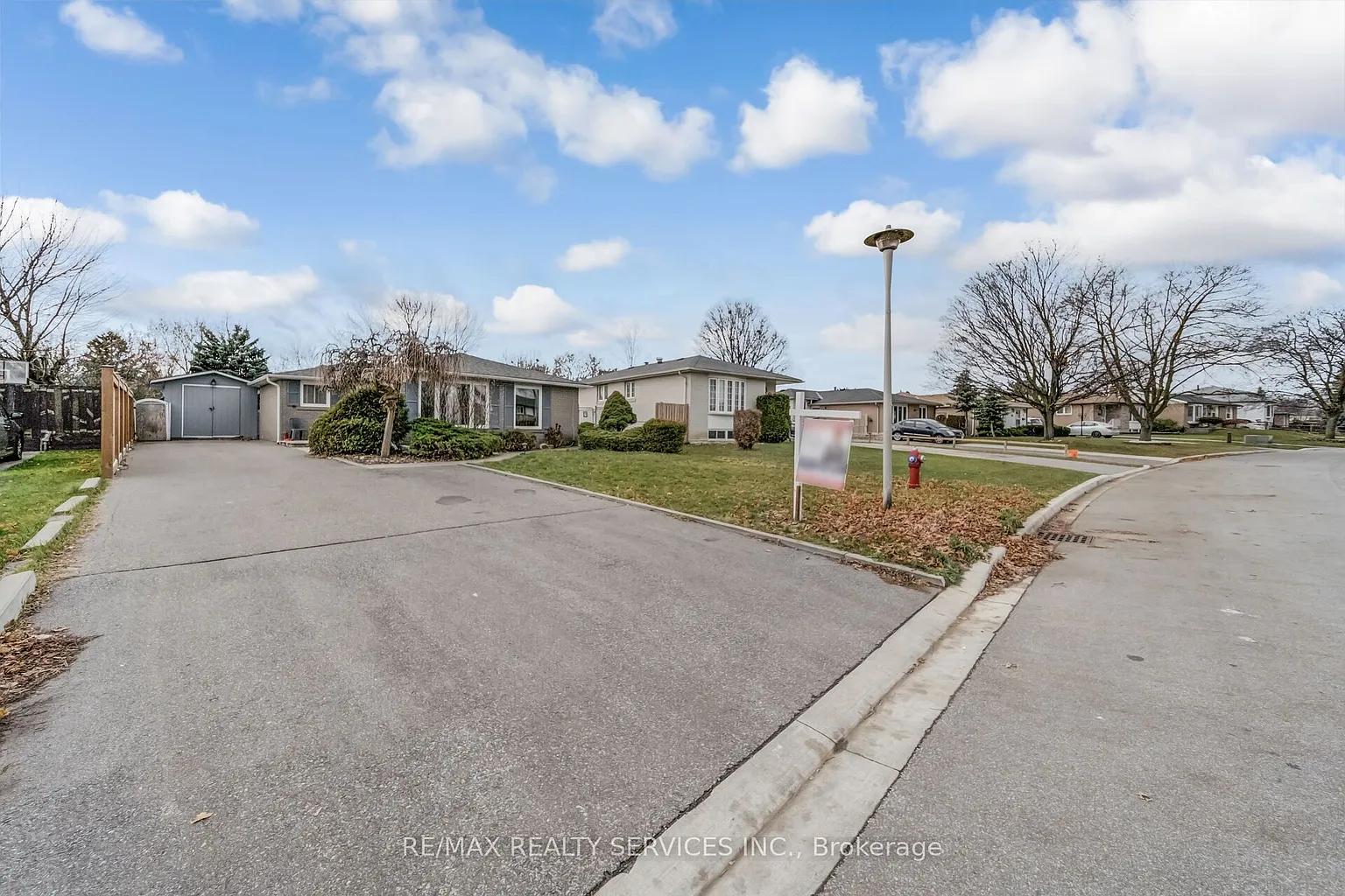 39 Flavian Cres photo 1