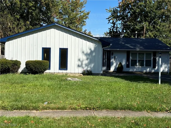 1776 Fairway Dr, Lorain, OH 44053