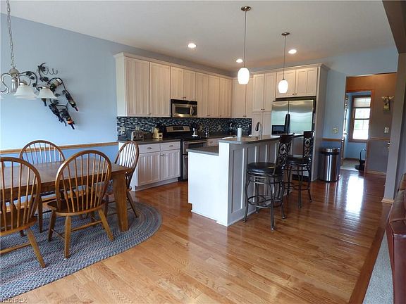 3rd image of 7153 Harps Mill Dr