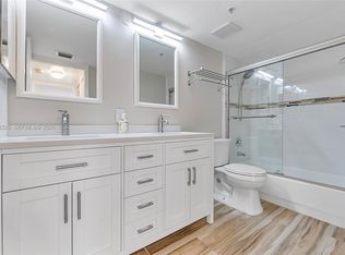 1450 SE 3rd Ave APT 201, Dania, FL 33004