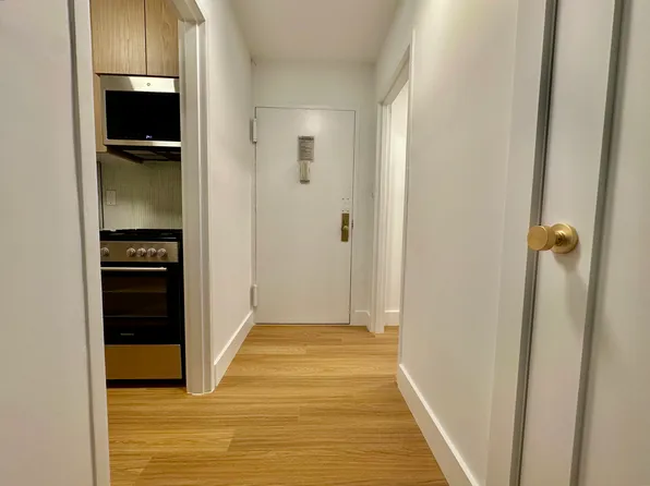 501 East 87th Street image 2 of 27