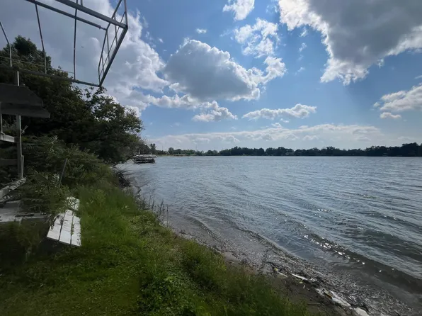 132 Summit Ave, Center City, MN 55012