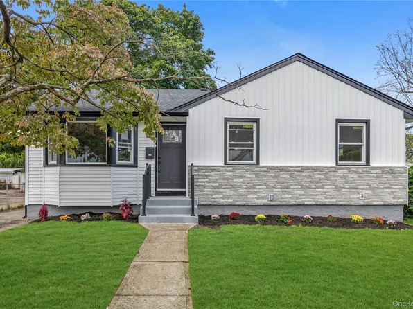 271 Sherman Street, Westbury, NY 11590