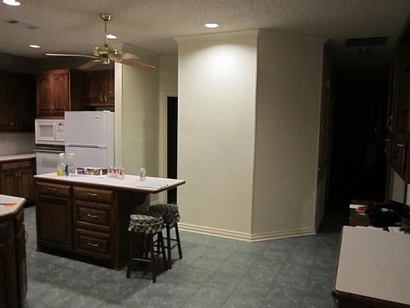 4th image of 809 Tall Pine Ct