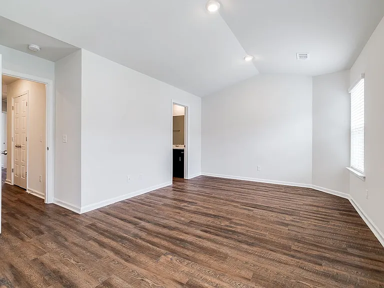 8 Red Robin Ct — Photo 17