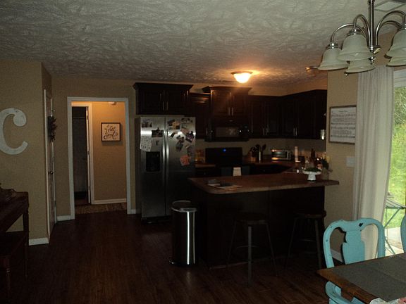 4th image of 672 McKean Dr