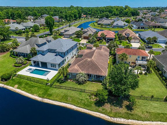2nd image of 1011 Bluffview Dr.