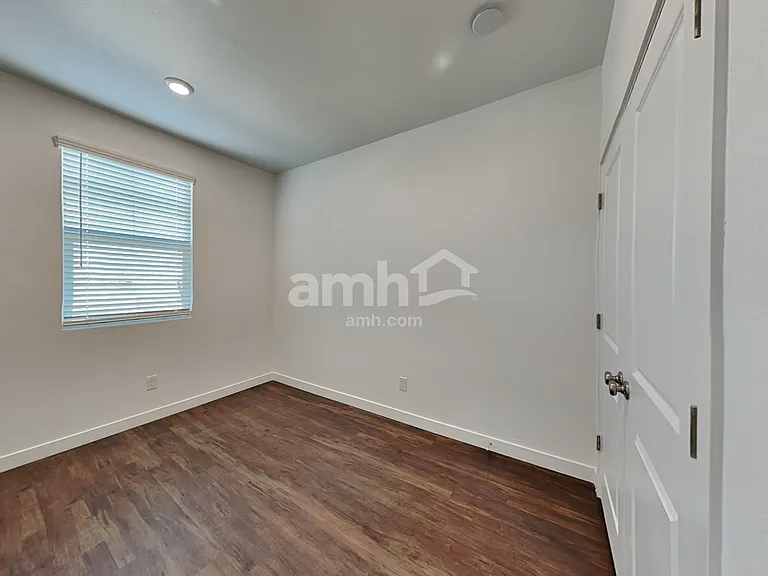 18449 W Honeysuckle Dr — Photo 12