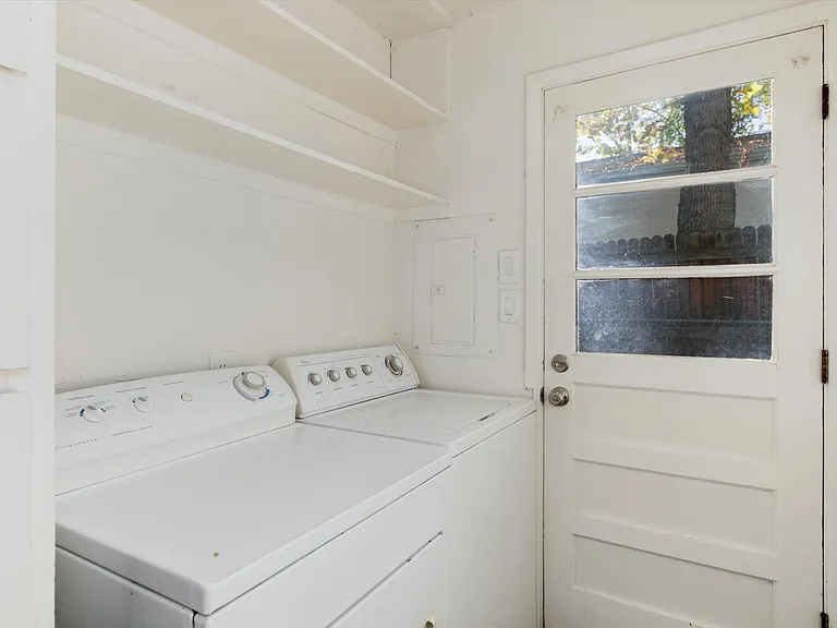 1323 Balsam Ave #1 — Photo 7