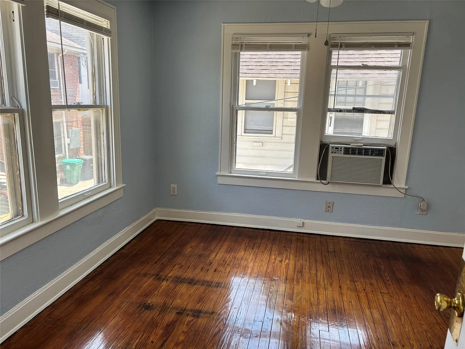 1 bed, 1.0 bath, 500 sqft, $1,075 — Photo 2