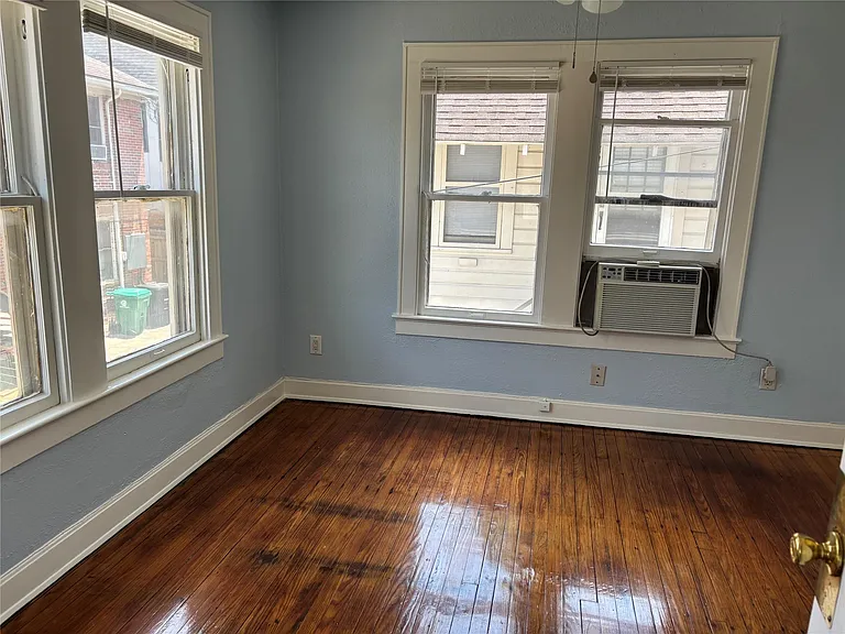 4304 Pease St #1/2 — Photo 2