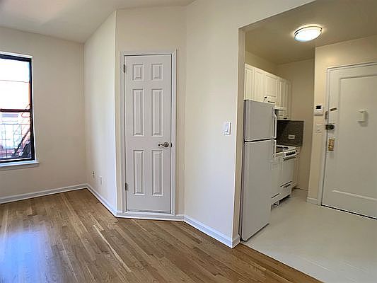 3rd image of 151 E 81st St APT 6A