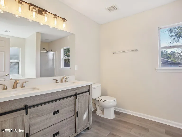 2346 Adams Lake Blvd — Photo 32