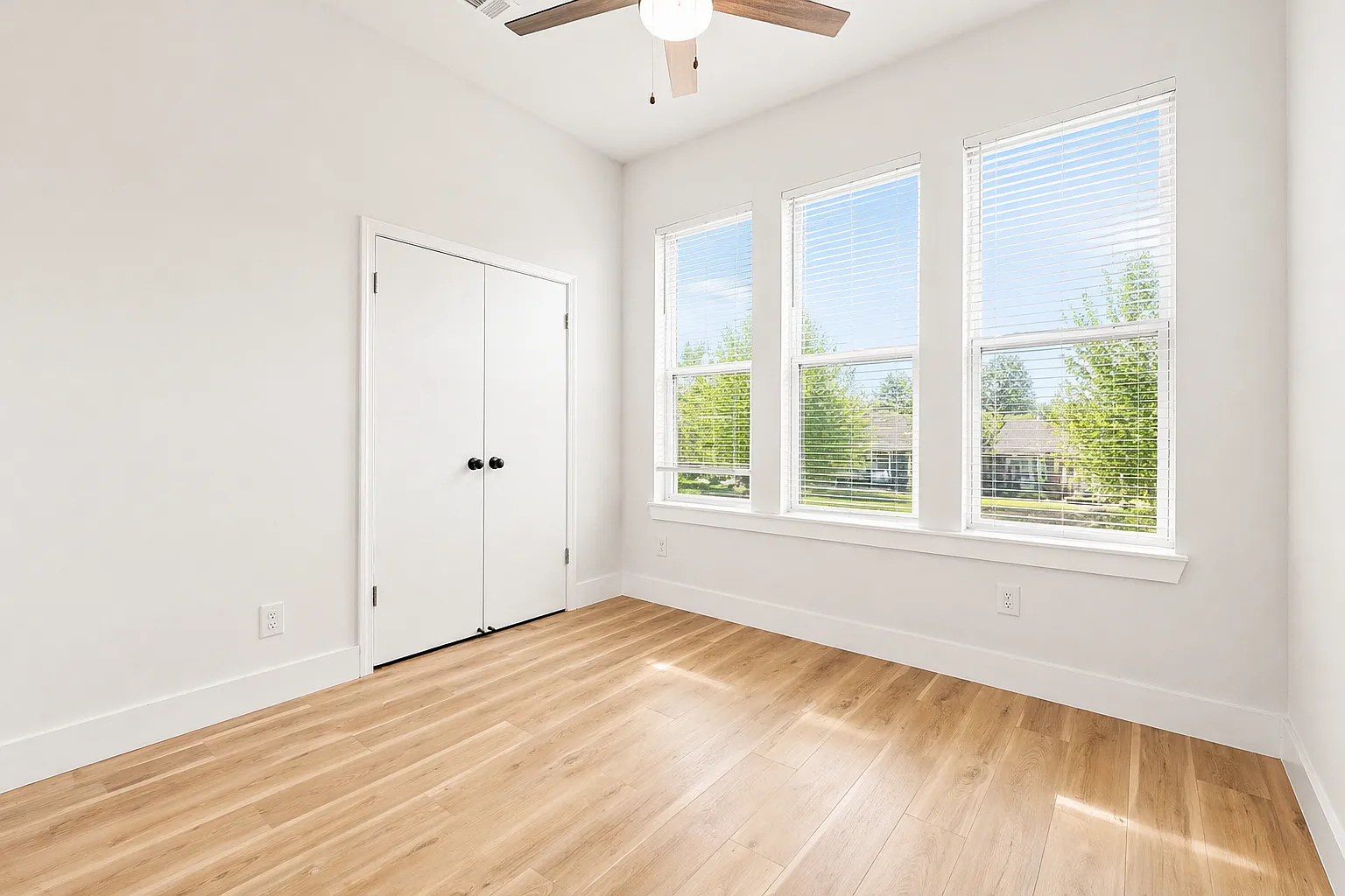 3 bed, 1211 sqft, $1,890 — Photo 4