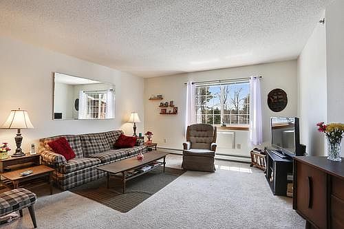 Spacious living room