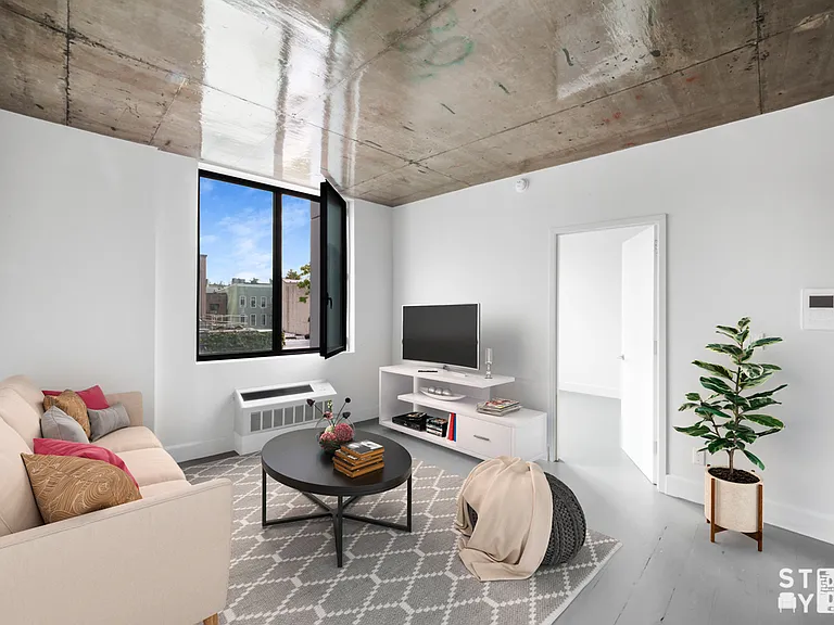 72 Box St #3J — Photo 4