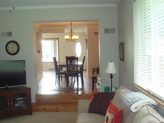 5th image of 19 Elm Dr