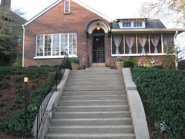 1054 Lakeview Cres, Birmingham, AL 35205