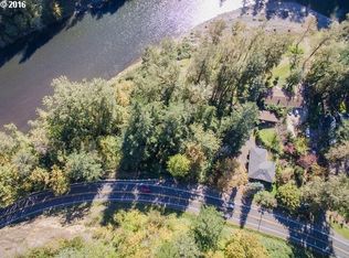 28724 E Hist Columbia River Hwy, Troutdale, OR 97060