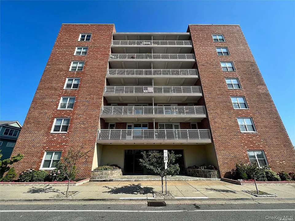 855 E Broadway #LE