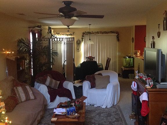 Living room/dining room