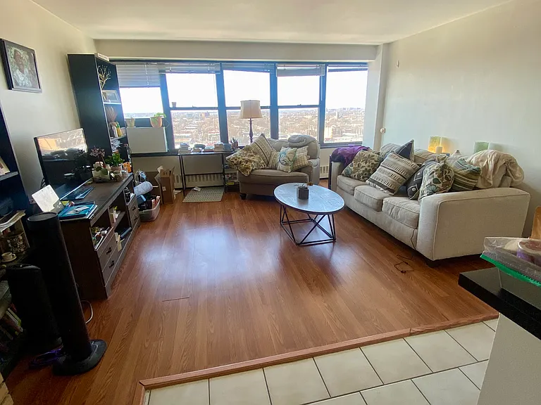 6030 N Sheridan Rd #1705 — Photo 2