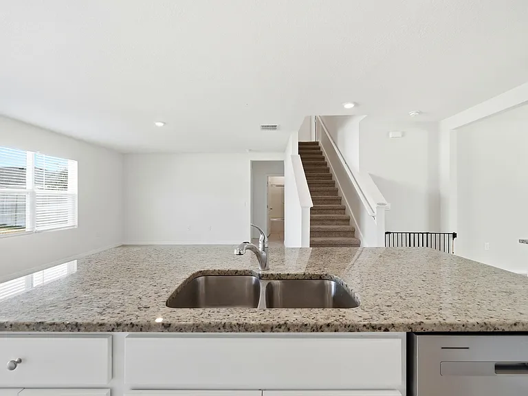 1019 Cascade Dr — Photo 5