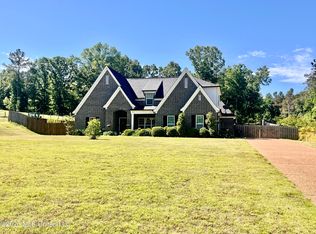 1593 Johnston Rd, Hernando, MS 38632